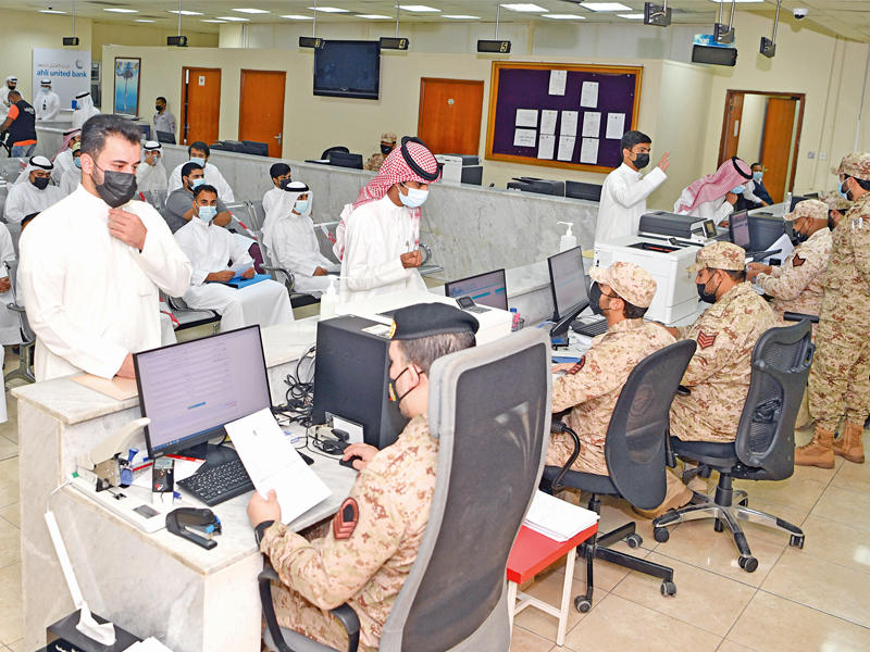 جانب من عملية التسجيل (تصوير عبدالله الخلف)