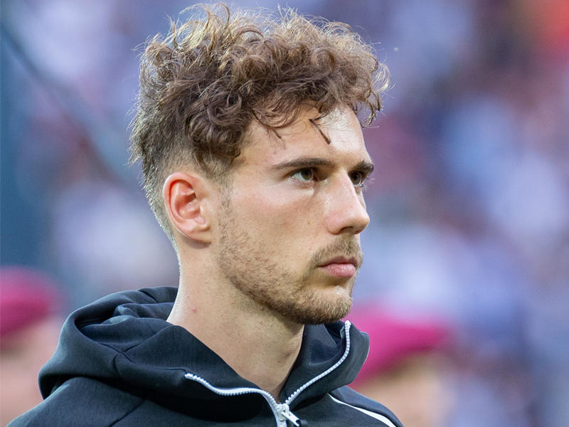  لاعب الوسط الدولي ليون غوريتسكا