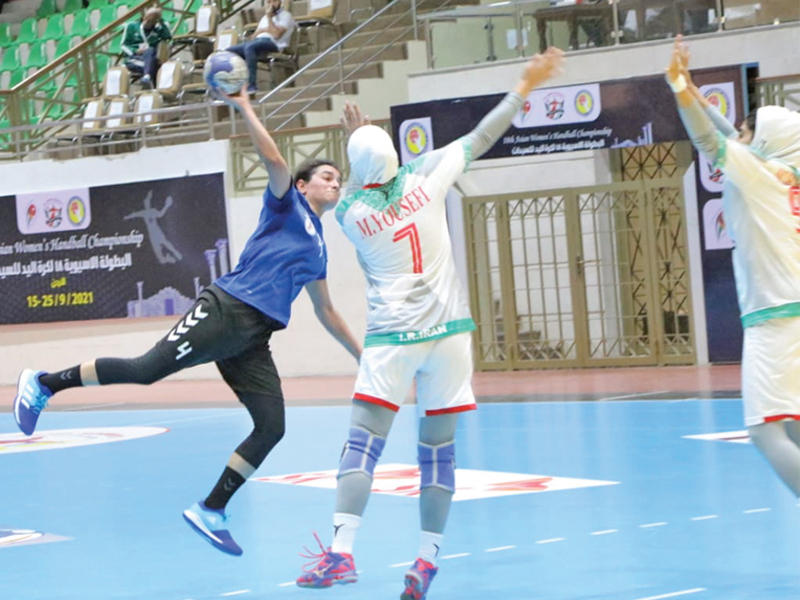 جانب من مباراة سيدات الكويت وإيرانn