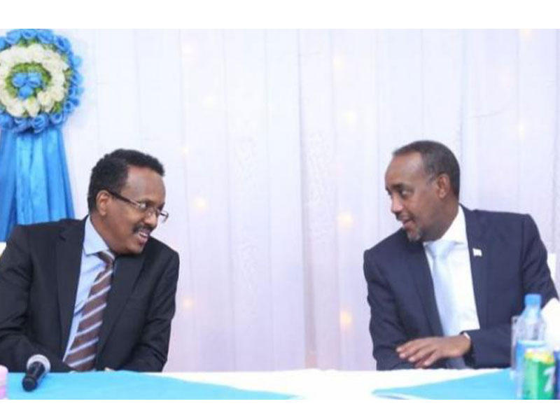 الرئيس الصومالي محمد عبدالله محمد يسحب «صلاحيات» من رئيس الوزراء محمد حسين روبل 
