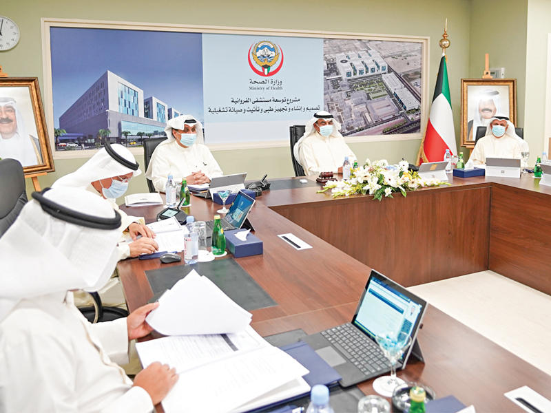 جانب من اجتماع مجلس الوزراء أمس