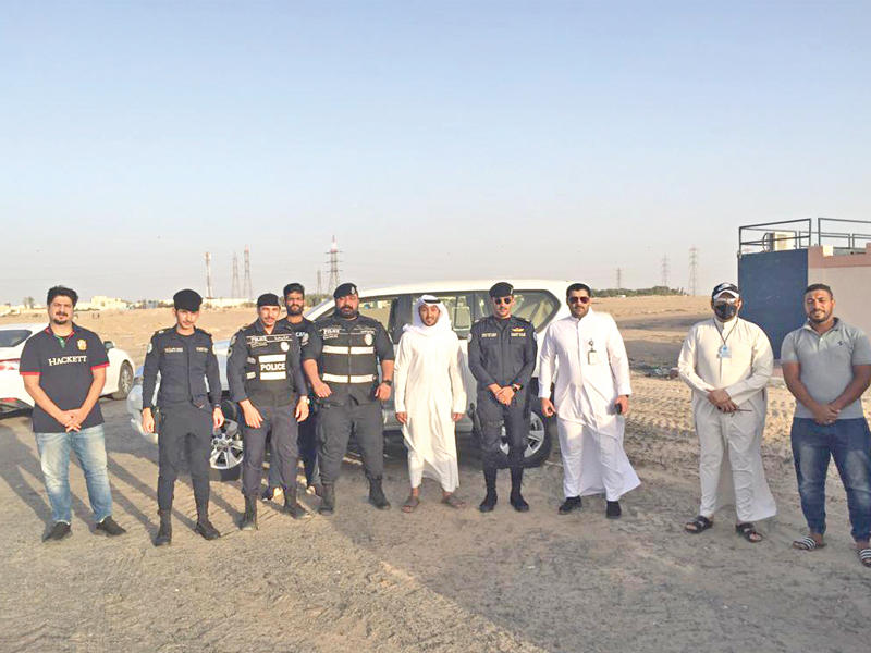 جانب من حملة «الكهرباء» على منطقة الهجن بالفروانية