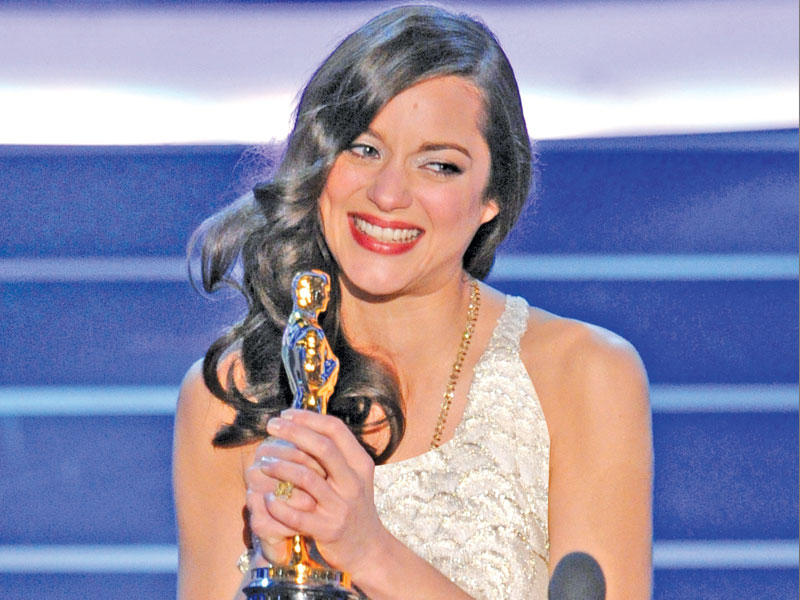 النجمة الفرنسية العالمية ​ماريون كوتيار 