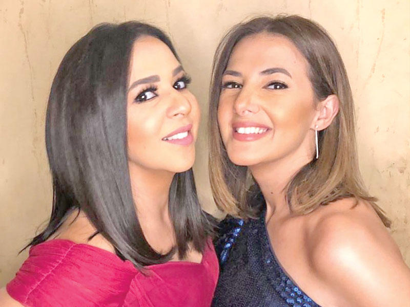 الفنانتان دنيا وإيمي سمير غانم 