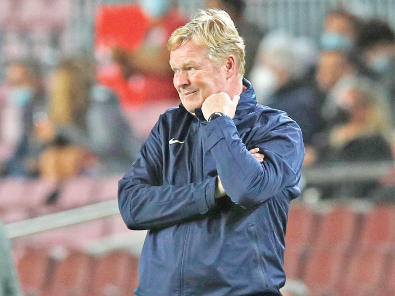 المدير الفني لبرشلونة  رونالد كومان