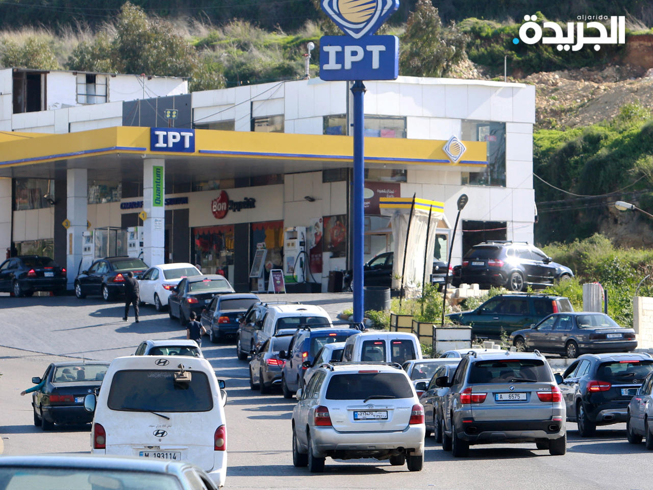 لبنان يرفع أسعار البنزين