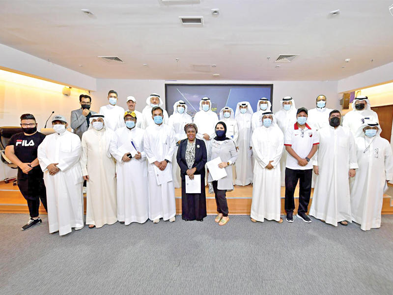 لقطة جماعية للحضور