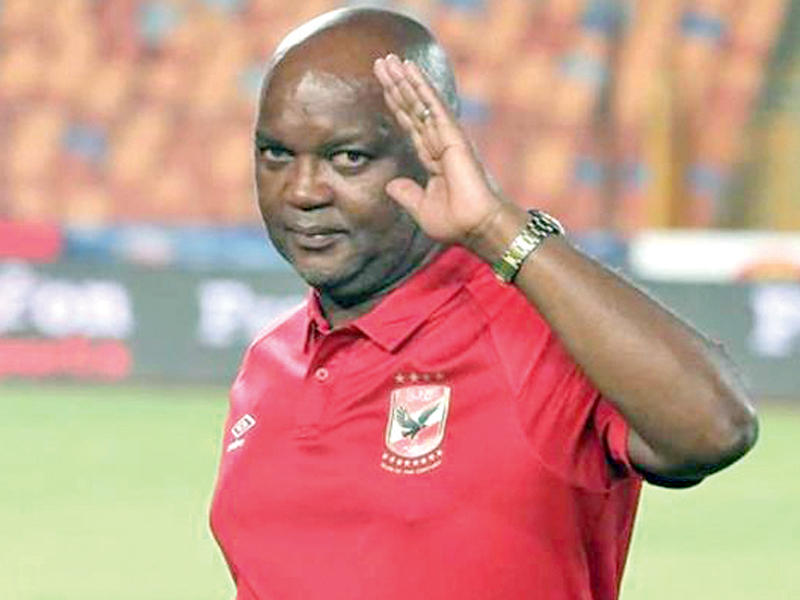 مدرب فريق الكرة الأول بالنادي الأهلي المصري  بيتسو موسيماني 