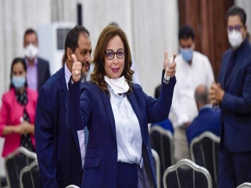 أسماء أغلالو