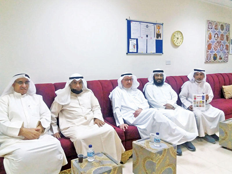 جانب من أجواء حفل التوقيع