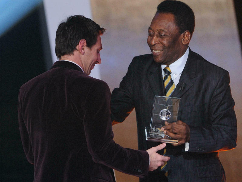 بيليه يهنئ ميسي