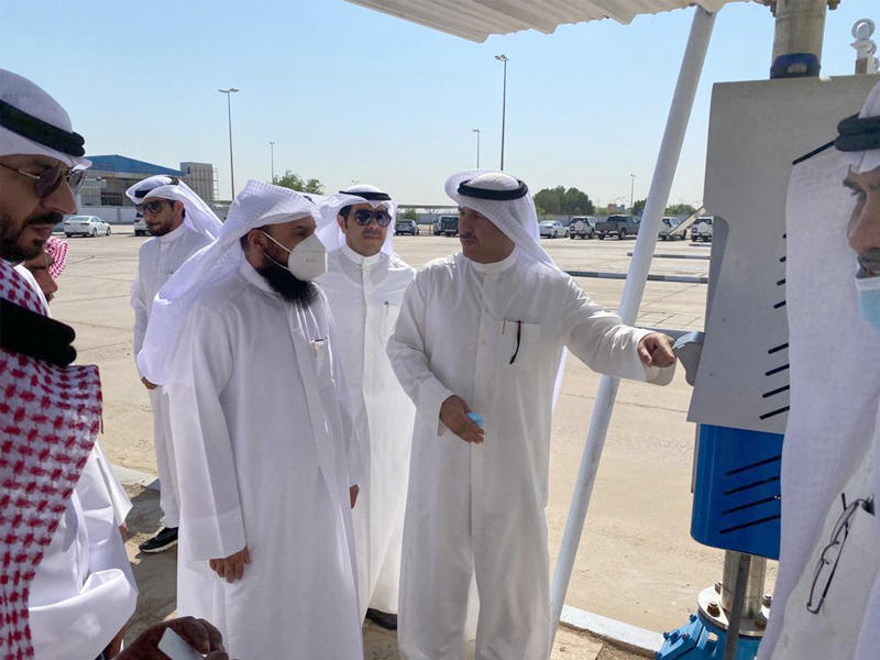 الوكيل المساعد لقطاع خدمات العملاء، أحمد الرشيدي مفتتحاً محطة جليب الشيوخ 