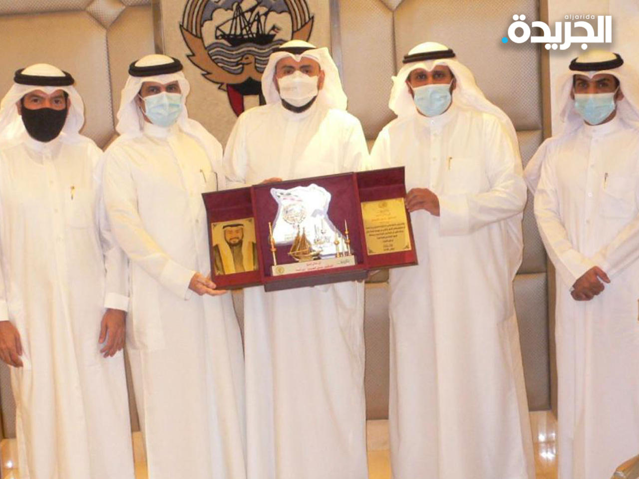 الوزير مستقبلاً نقابة العاملين في وزارة الصحة