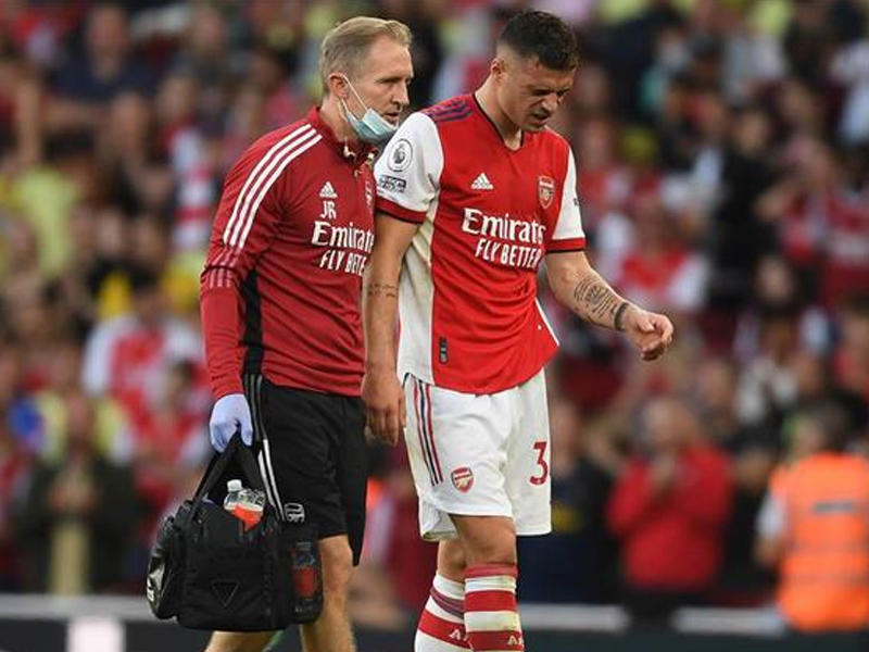 لاعب الوسط السويسري غرانيت تشاكا