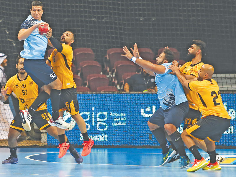 جانب من لقاء السالمية والقادسية (تصوير جورج ريجي)