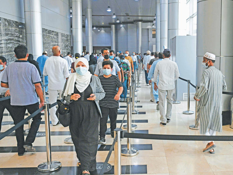 صالة لقاحات كورونا في أرض المعارض