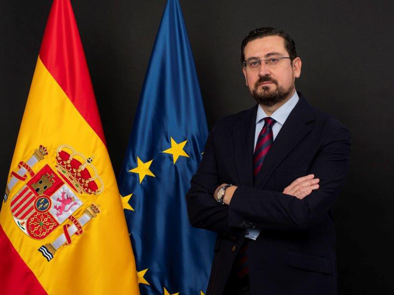 السفير الإسباني لدى البلاد، ميغيل أغيلار