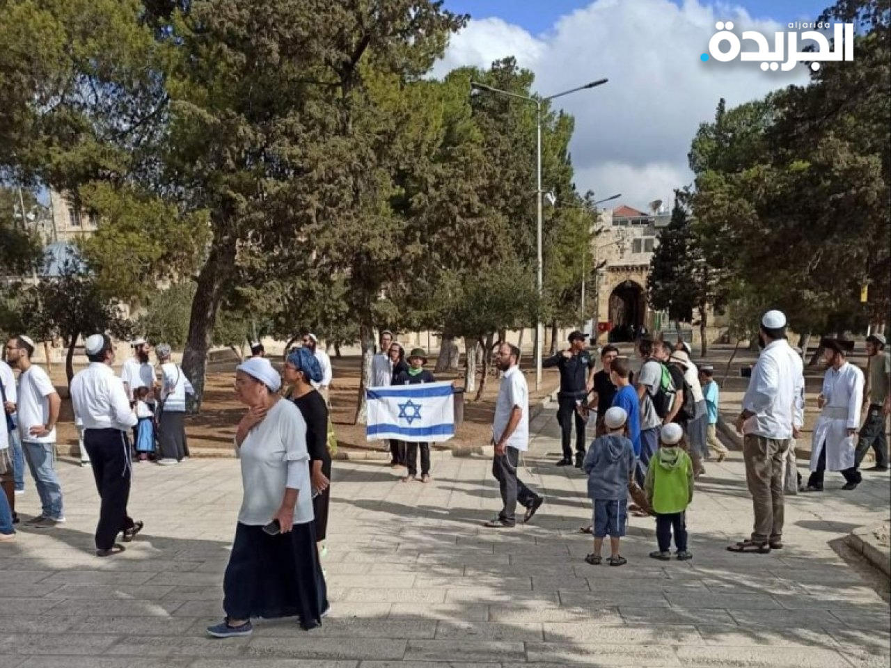 مستوطنون يقتحمون باحات الأقصى