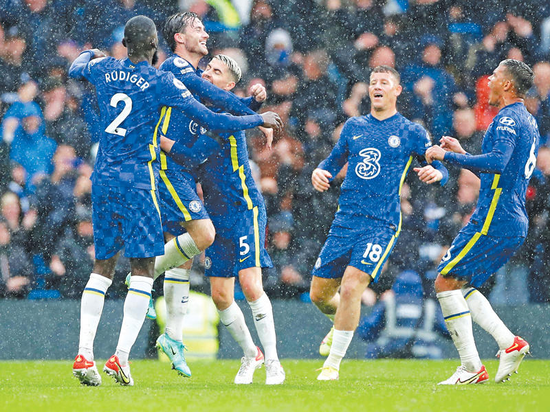 فرحة لاعبي تشلسي بعد إحراز الهدف الثالث