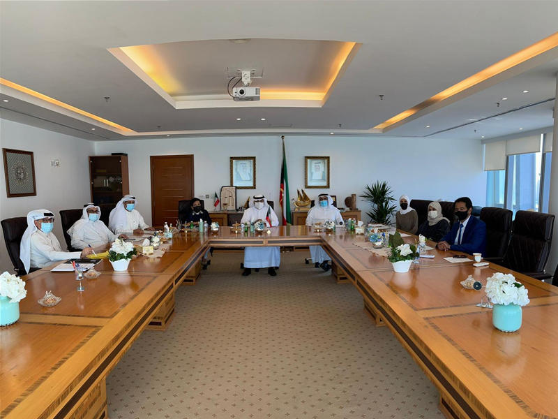 الفارس مترئساً الاجتماع