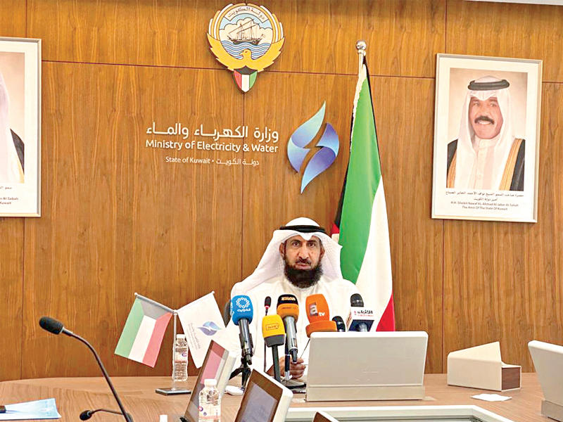  وزير الكهرباء والماء والطاقة المتجددة د. مشعان العتيبي