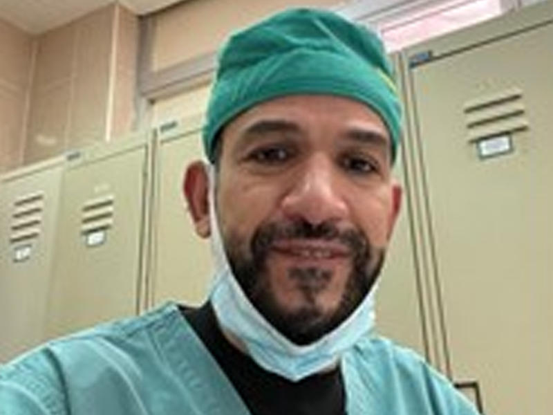  استشاري الجراحة العامة وجراحة القولون والمستقيم فى مستشفى مبارك الكبير د. عبدالله الحداد