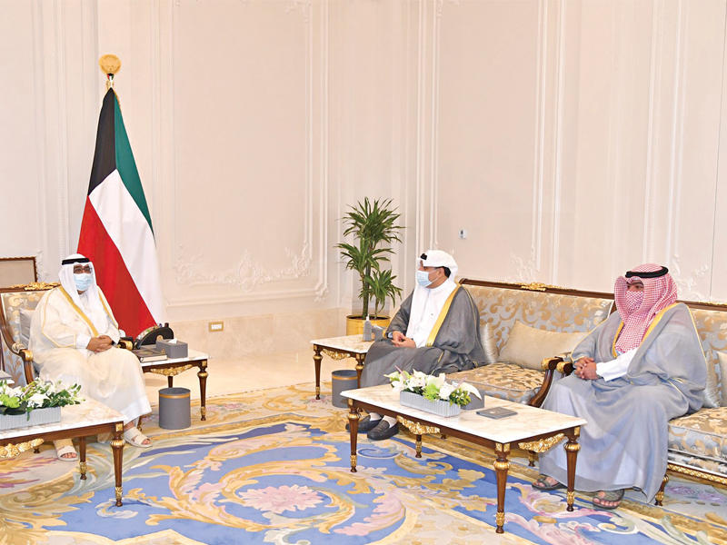 نائب الأمير مستقبلا وزيري الدفاع والداخلية أمسn