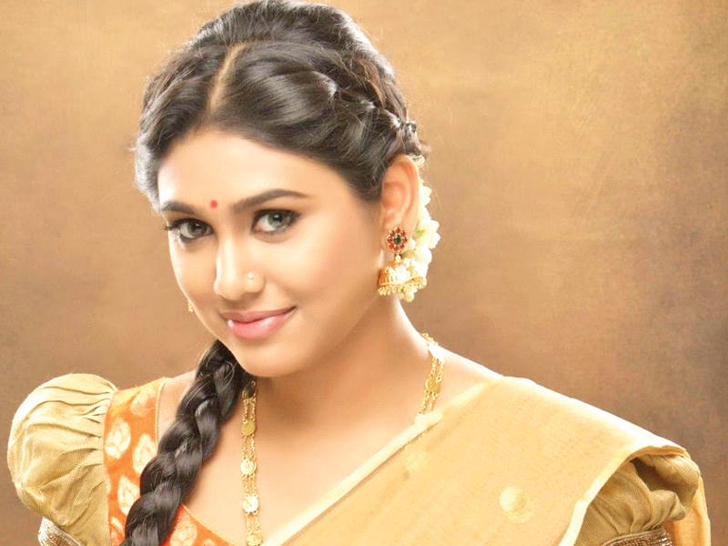 النجمة الهندية مانيشا ياداف