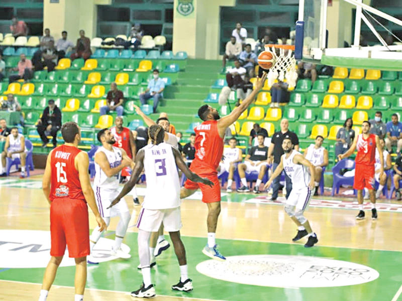 جانب من مباراة الكويت وبيروت