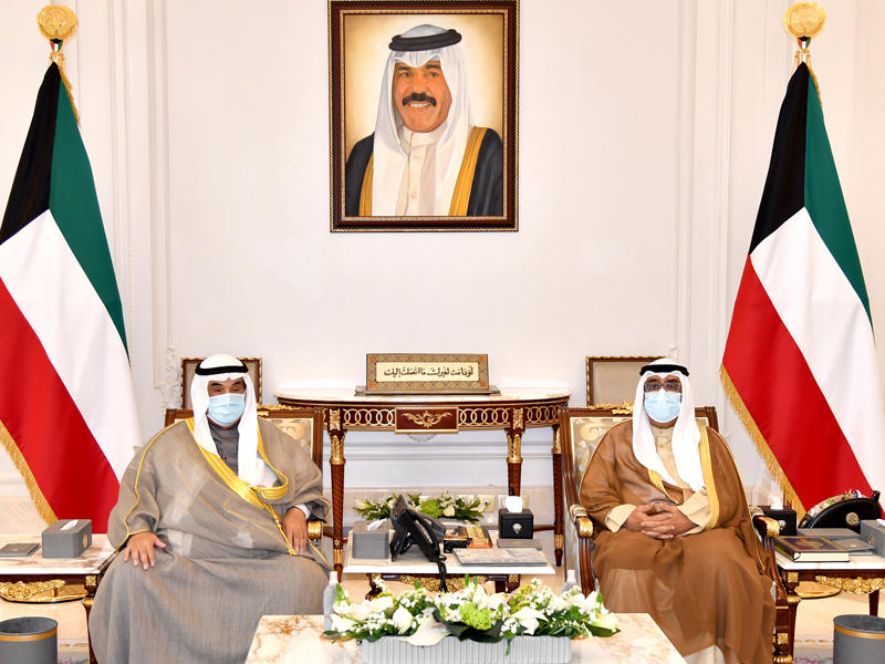 نائب الأمير مستقبلاً سمو الشيخ ناصر المحمد أمس