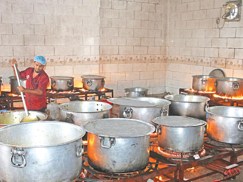 الزربيان وجبة شهيرة في اليمن