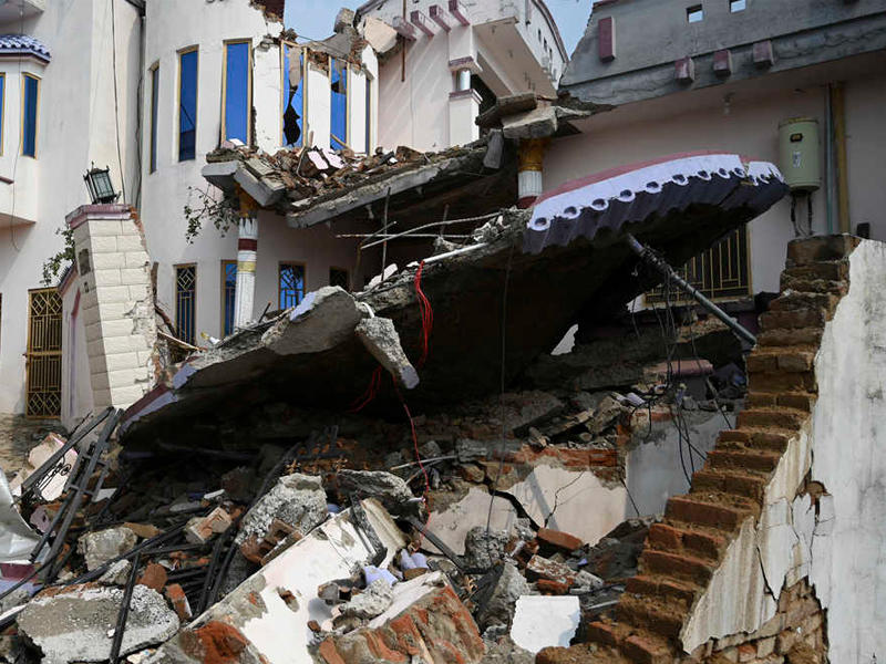 جانب من آثار زلزال باكستان