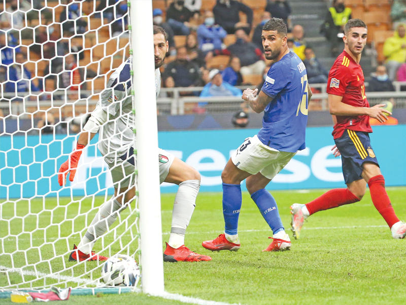 فيران توريس يحرز الهدف الثاني في مرمى إيطاليا