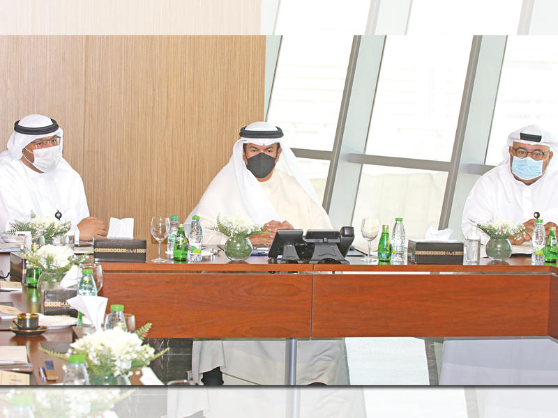 المضف مترئسا الاجتماع مع قياديي «التربية» أمس