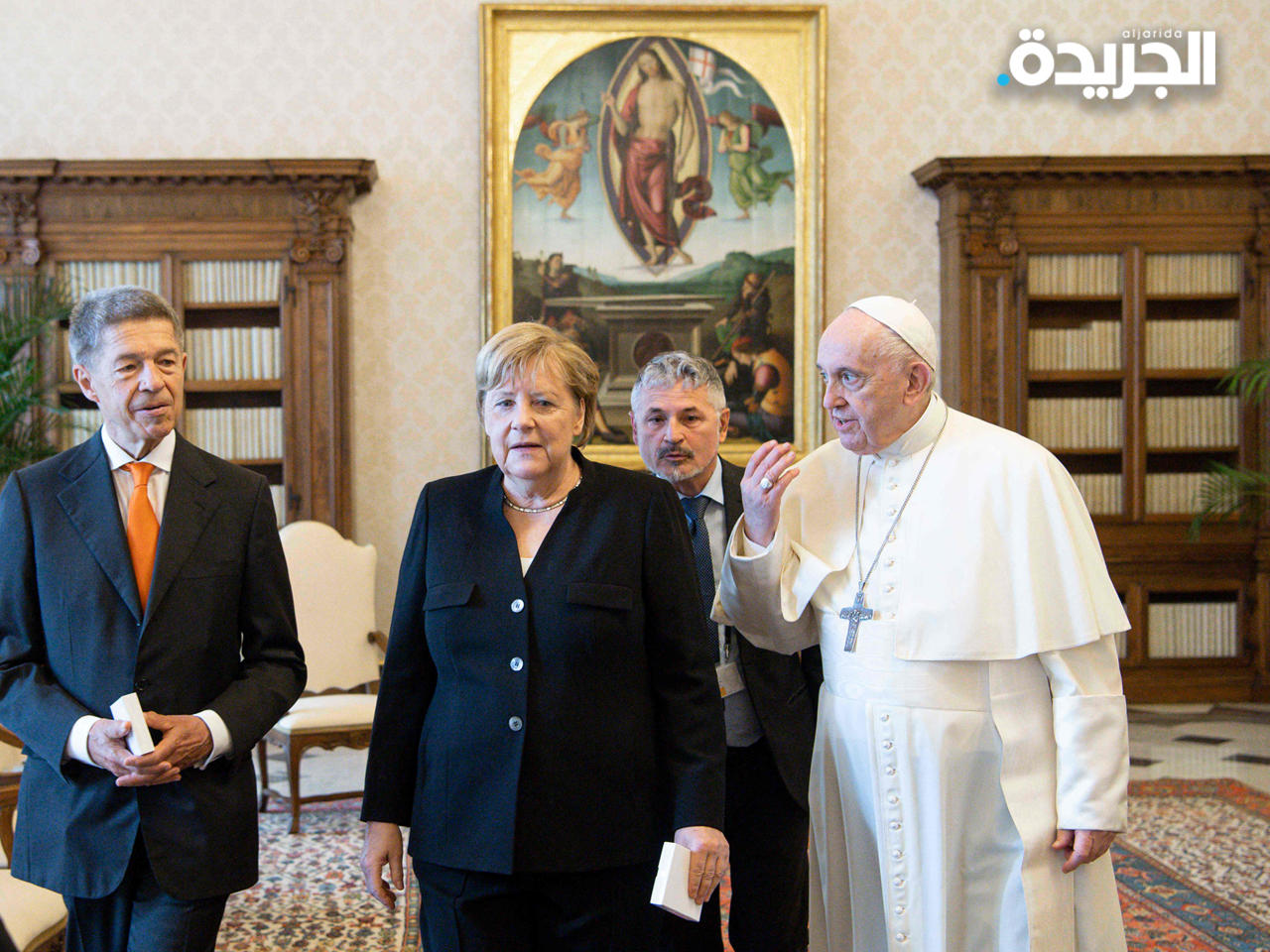 بابا الفاتيكان مستقبلاً ميركل في الفاتيكان
