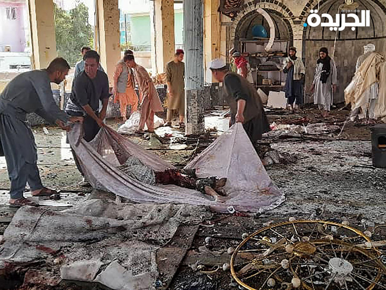 عشرات القتلى في هجوم انتحاري استهدف مسجداً في أفغانستان