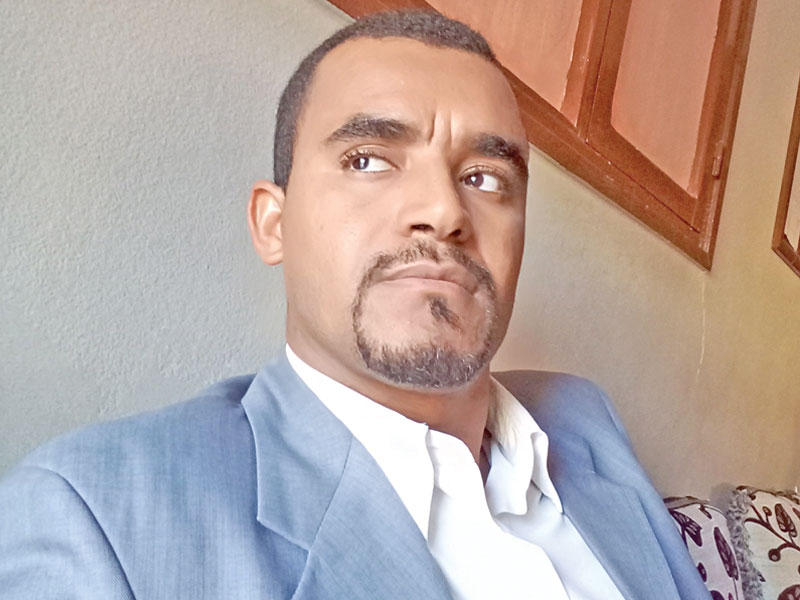 الأديب المغربي الصديق أروهان 