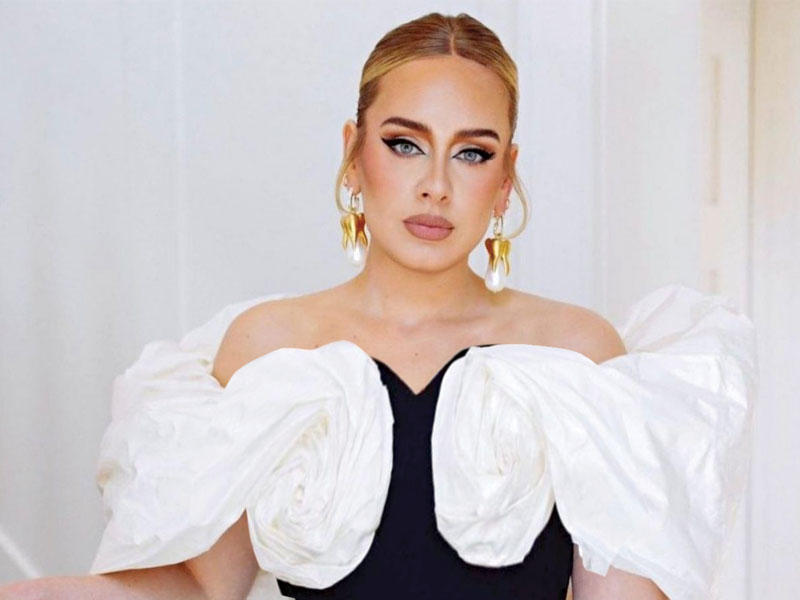 نجمة البوب البريطانية أديل 