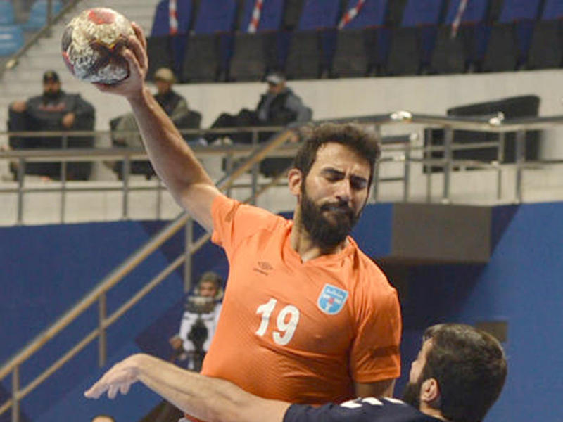  لاعب الفريق الأول لكرة اليد سعد الحيدري