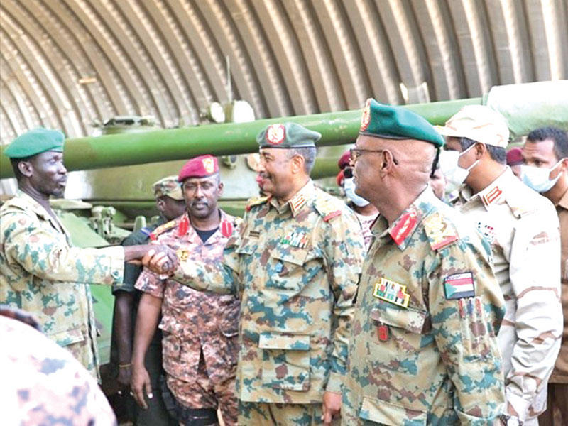 وزير شؤون مجلس الوزراء السوداني خالد عمر يوسف في جولة تفقدية