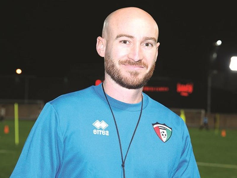 المدرب الإسباني كارلوس غونزاليس