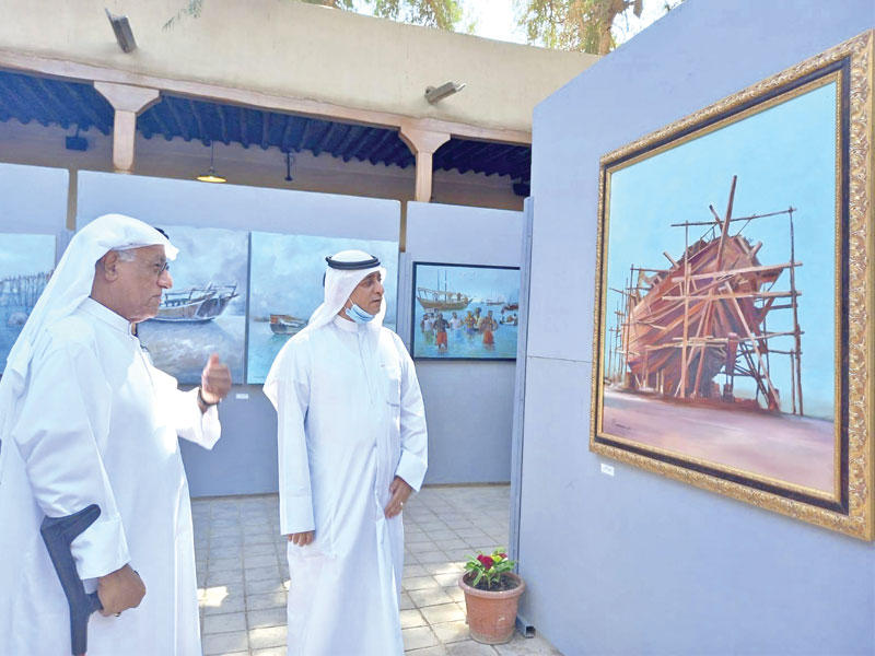 محمود أشكناني يشرح للدويش تفاصيل عمله 