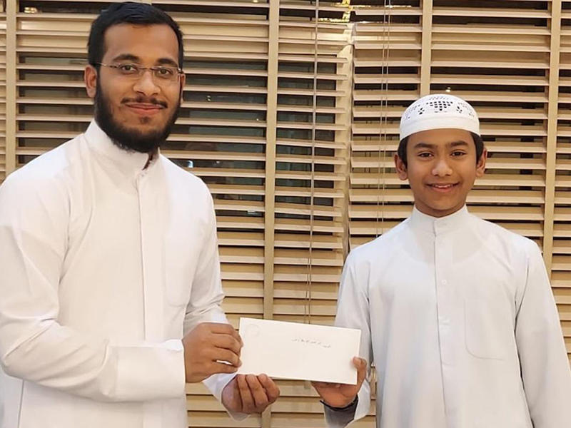 خلال تسليم الجائزة