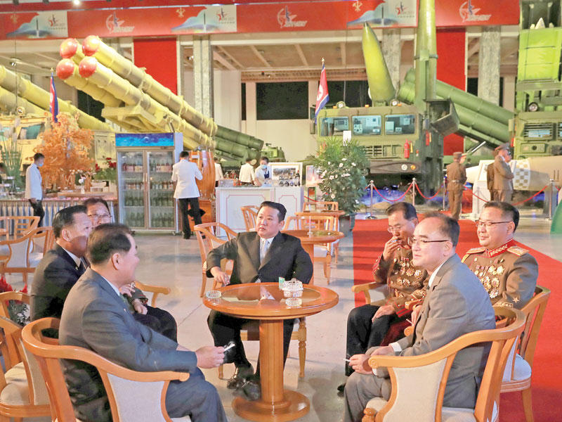 زعيم كوريا الشمالية كيم جونغ أون