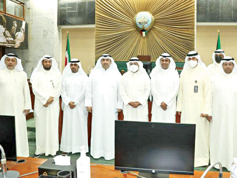 لقطة جماعية خلال توقيع مذكرة التفاهم بين «النفط» و«البلدي» 