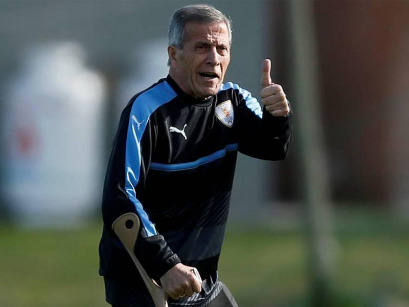 مدرب منتخب أوروغواي الأول لكرة القدم، أوسكار تاباريز