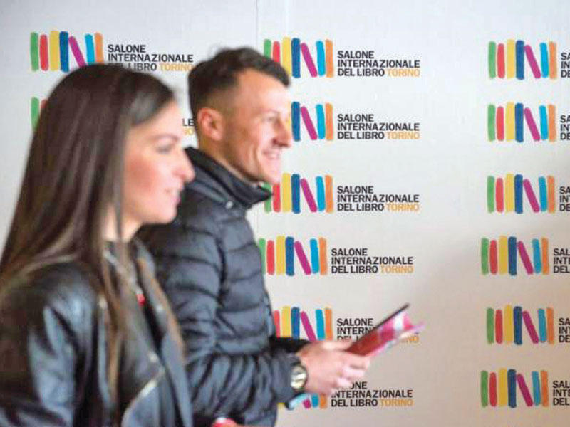 جانب من المعرض