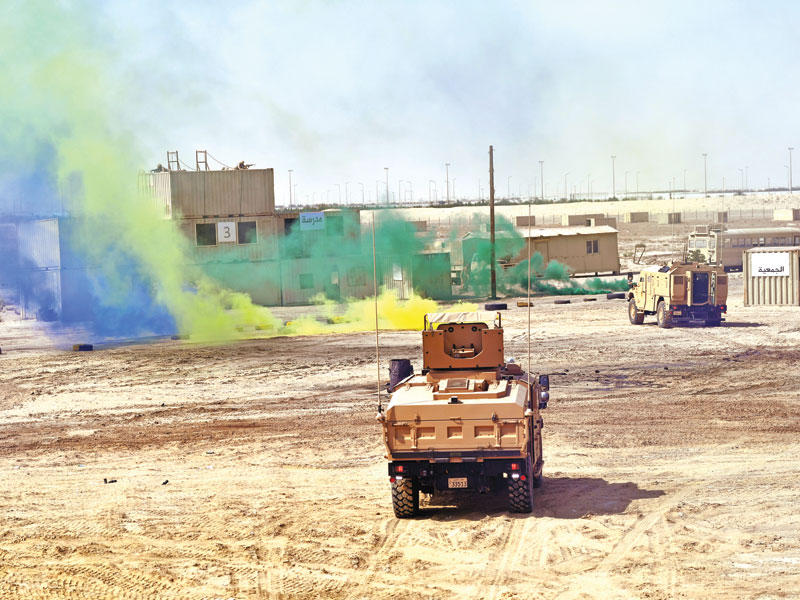 جانب من تمرين «درع الوطن 4» بمشاركة وزارتي الدفاع والداخلية والحرس الوطني الذي اختتم أمس