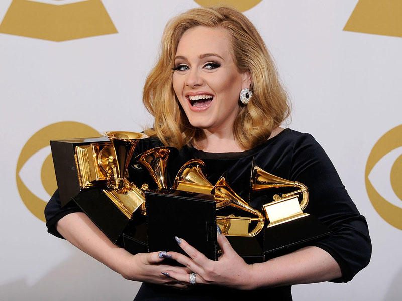 المغنية البريطانية أديل 