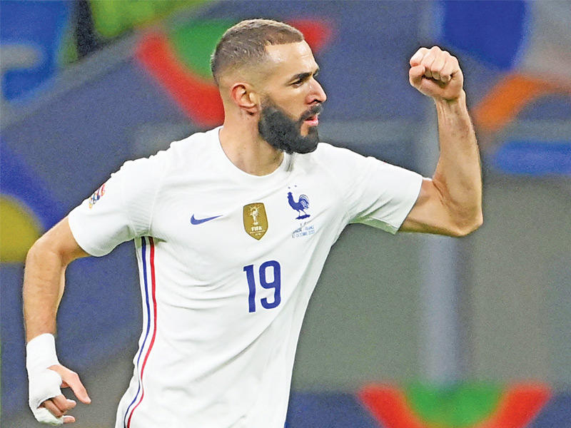 لاعب ريال مدريد الإسباني  كريم بنزيمة